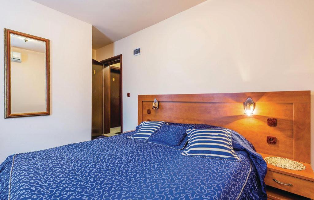Bed & Breakfast Valentina Metajna Bagian luar foto