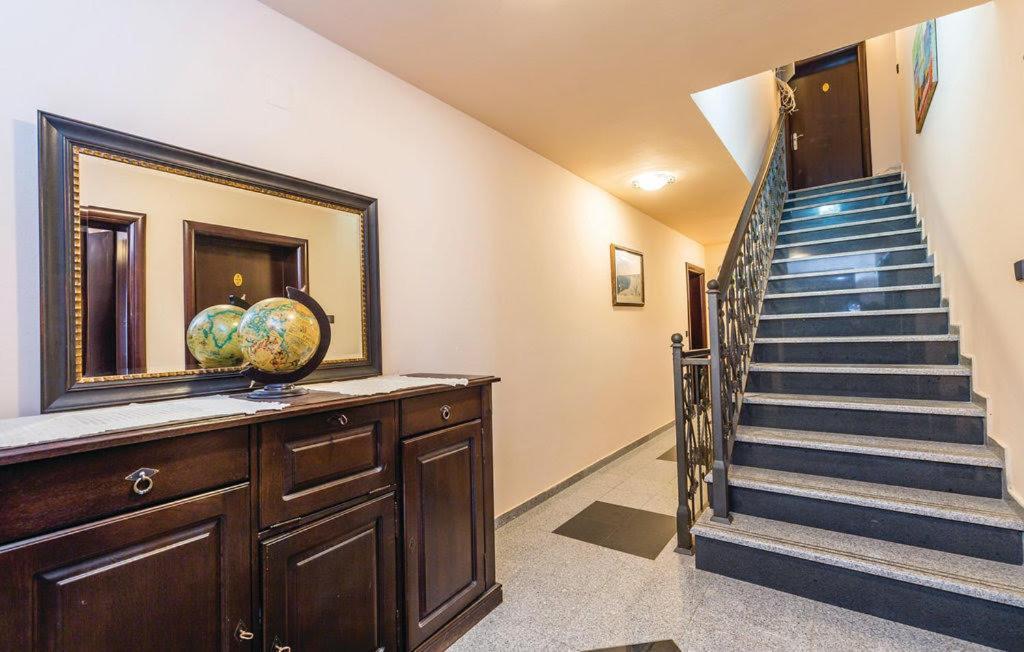 Bed & Breakfast Valentina Metajna Bagian luar foto