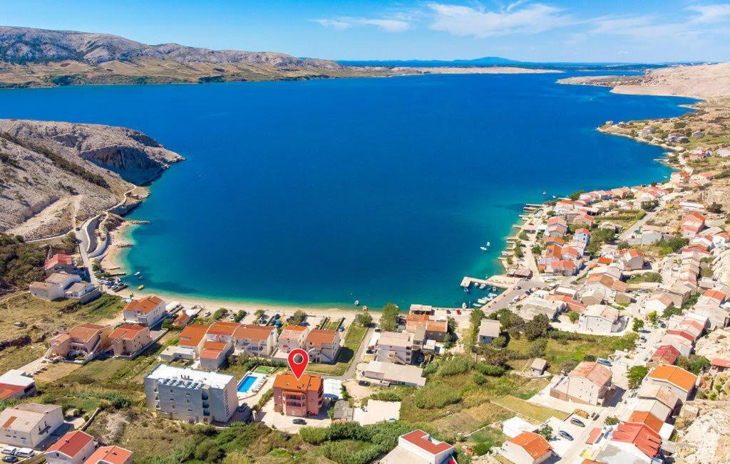 Bed & Breakfast Valentina Metajna Bagian luar foto
